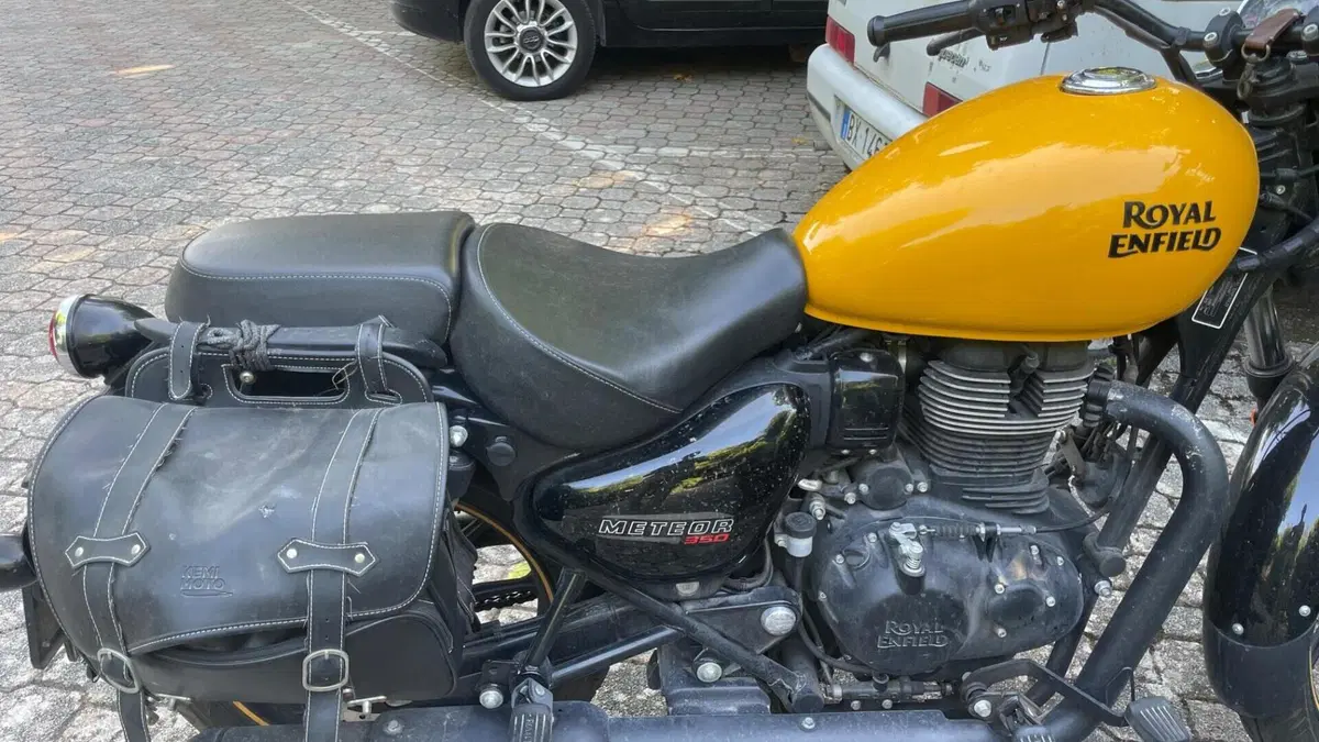 Royal Enfield Meteor 350 (2021 - 26)  (2)