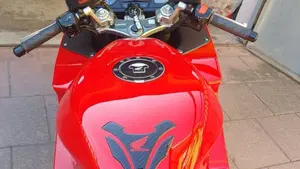 Honda VFR 800 (1998 - 01)  (5)
