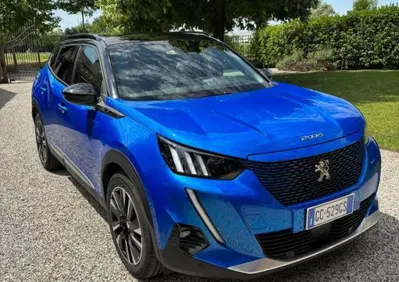 Peugeot 2008 motore elettrico 136 CV GT
