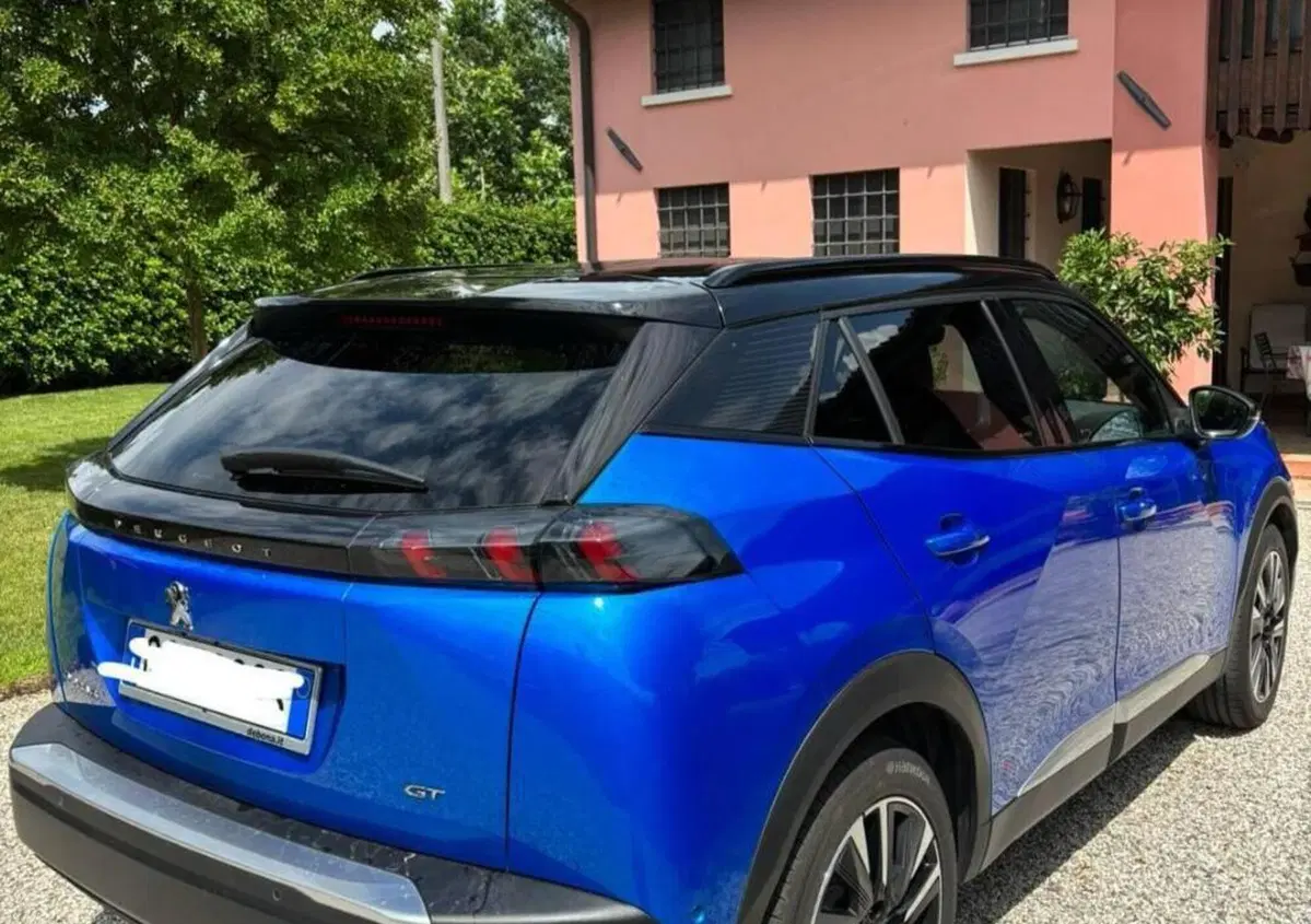 Peugeot 2008 motore elettrico 136 CV GT (3)