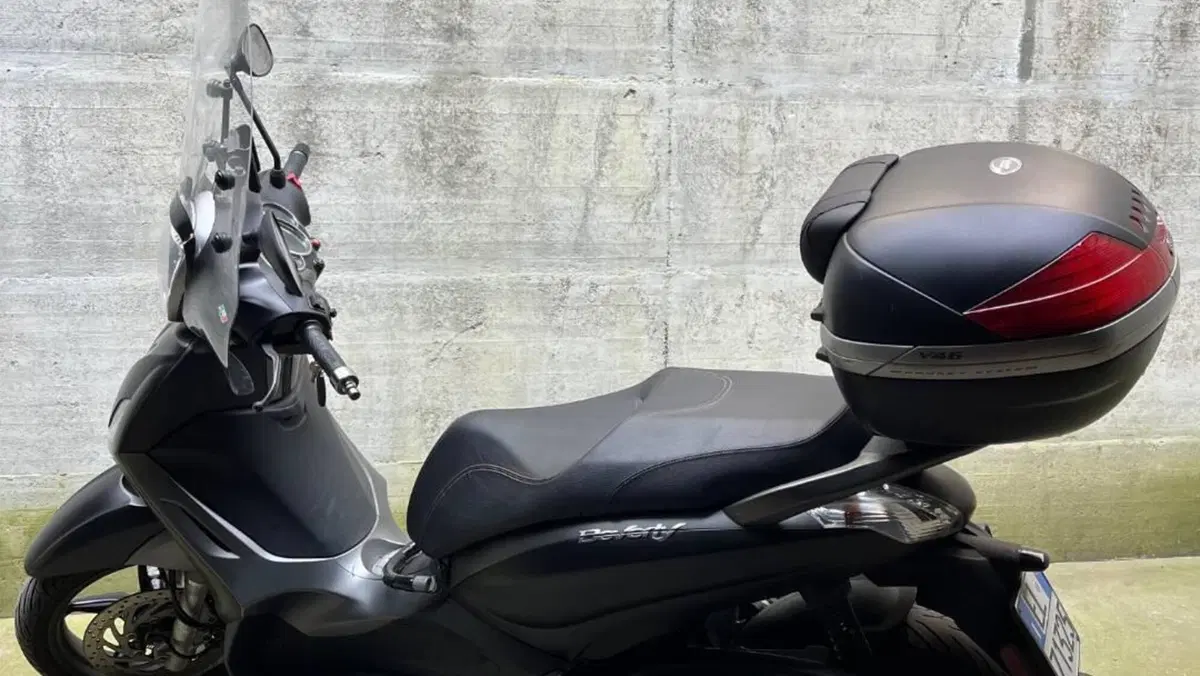 Piaggio Beverly 350 SportTouring ie ABS (2011 - 17)  (2)