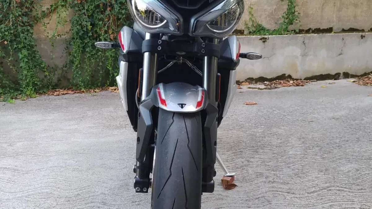 Triumph Street Triple RS (2020 - 22)  (2)