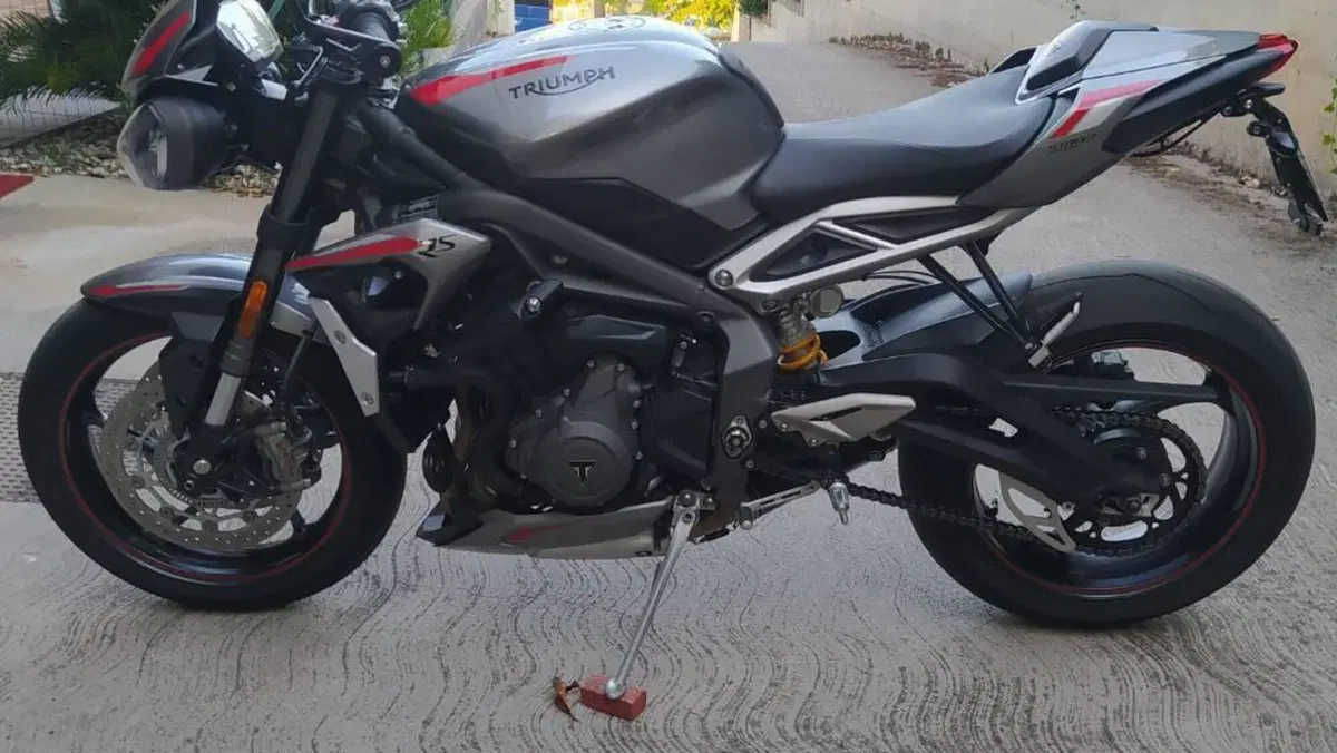 Triumph Street Triple RS (2020 - 22)  (3)