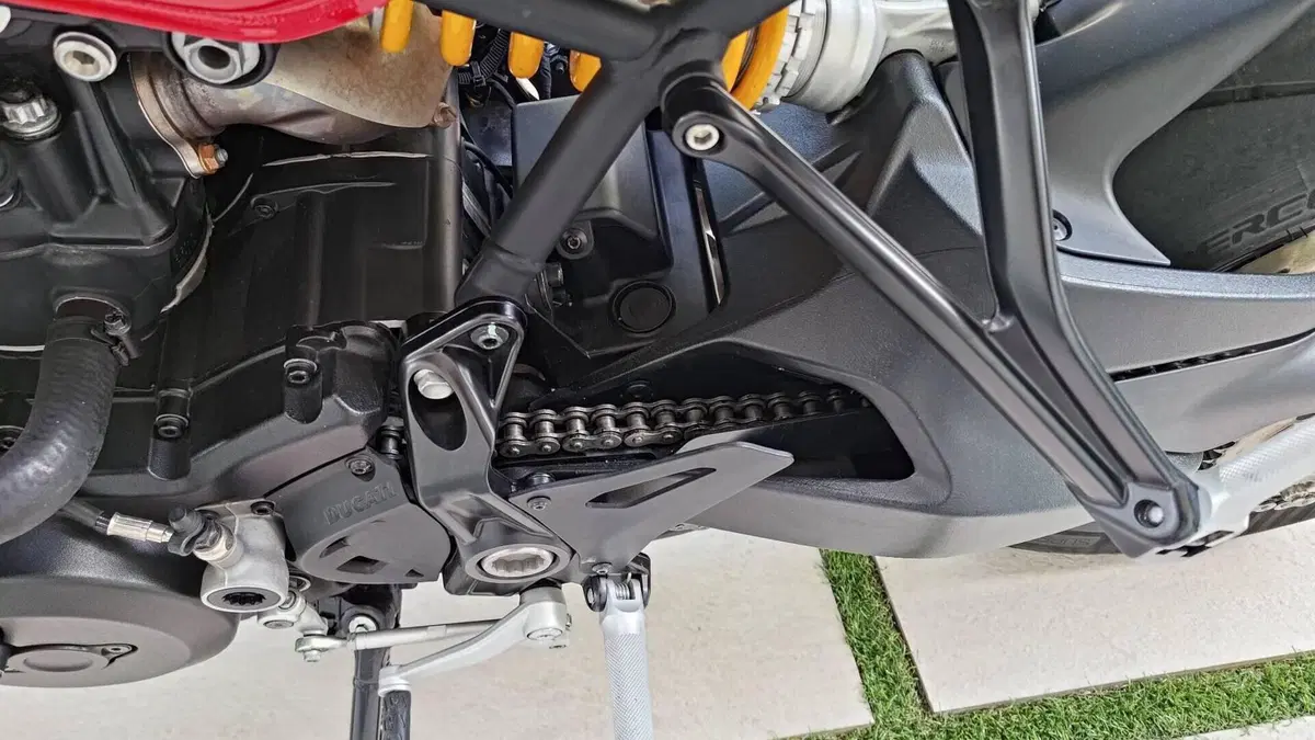 Ducati Monster 1200 R (2016 - 19)  (15)