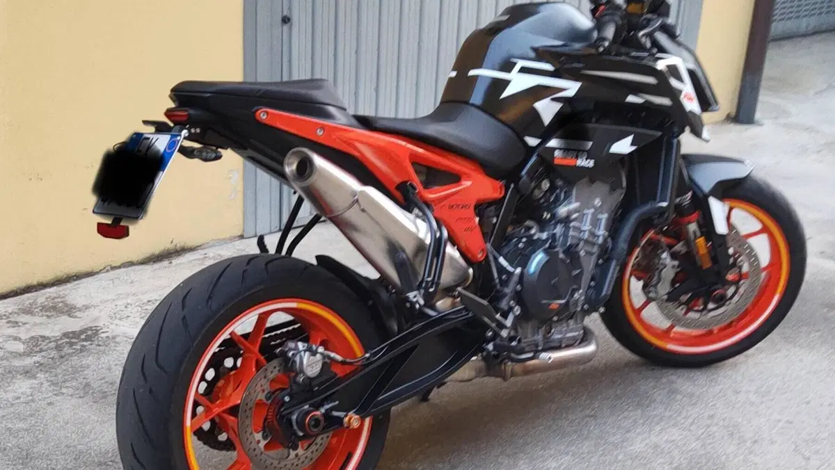 KTM 890 Duke GP (2022 - 23) 
