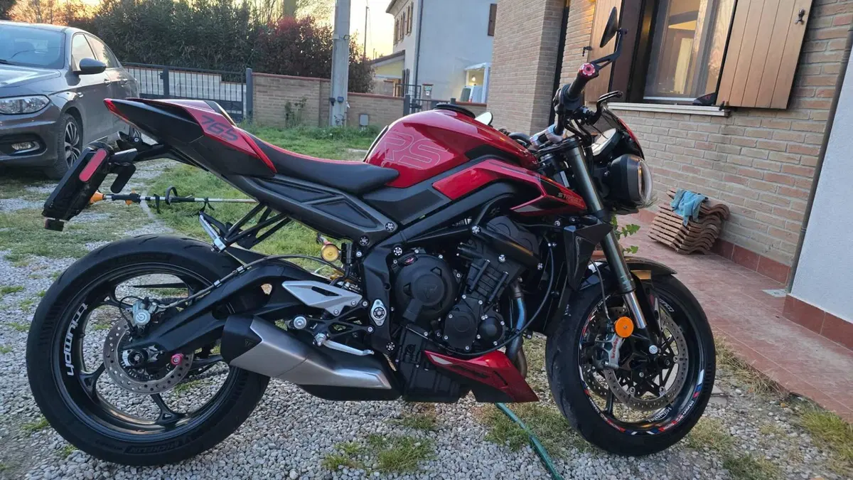 Triumph Street Triple 765 RS (2023 - 26)  (7)