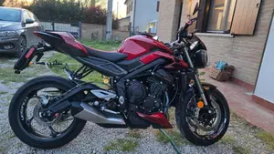 Triumph Street Triple 765 RS (2023 - 26)  (7)