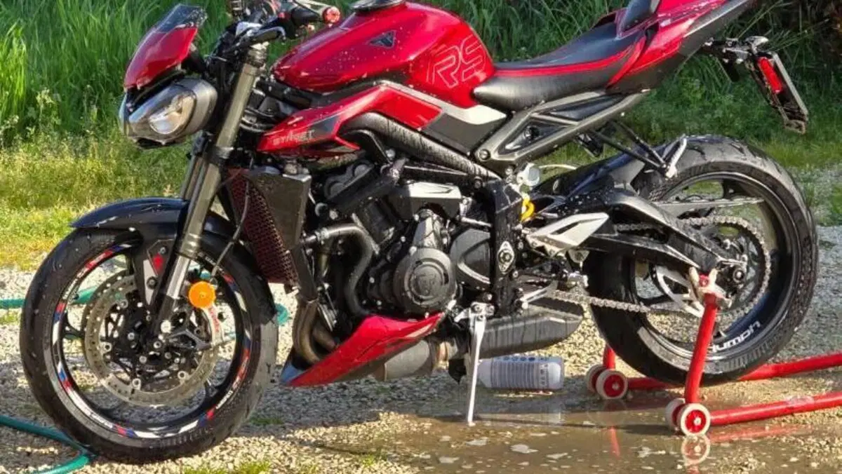 Triumph Street Triple 765 RS (2023 - 26)  (8)