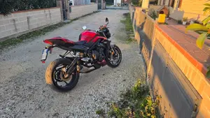 Triumph Street Triple 765 RS (2023 - 26)  (11)