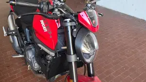 Ducati Monster 937 (2021 - 25)  (2)