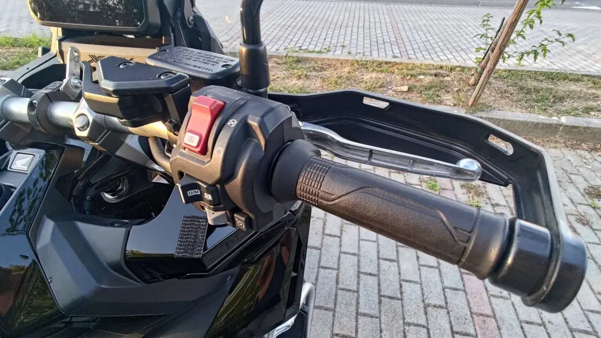 Honda X-ADV 750 Travel (2025 - 26)  (12)