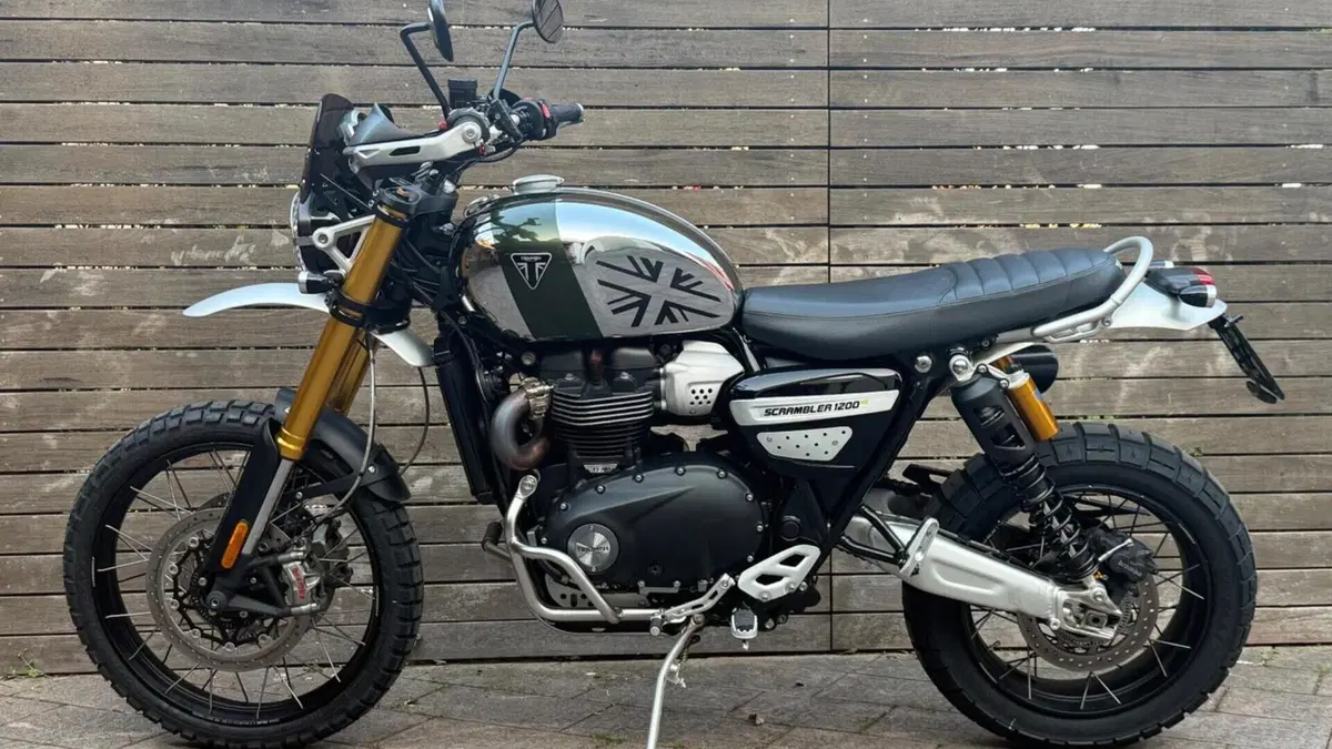 Triumph Scrambler 1200 XE Chrome Edition (2023)  (2)