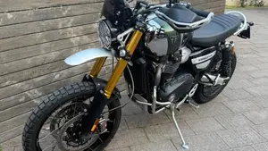 Triumph Scrambler 1200 XE Chrome Edition (2023)  (3)