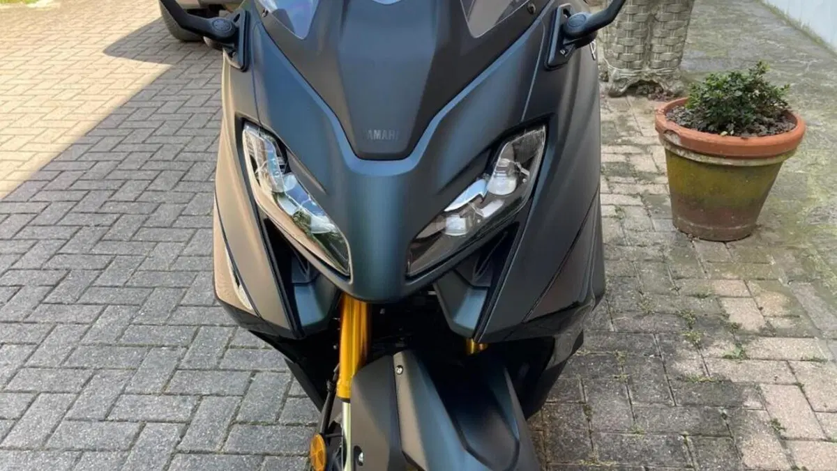 Yamaha T-Max 560 Tech Max (2022 - 24)  (2)