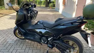 Yamaha T-Max 560 Tech Max (2022 - 24)  (8)