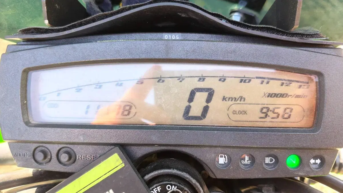 Kawasaki KLX 250 (2009 - 16)  (7)