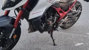 Honda CB 750 Hornet (2023 - 24)  (3)