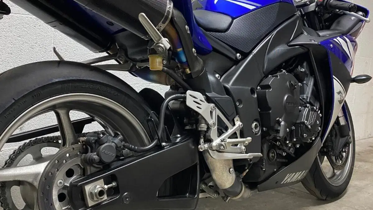 Yamaha YZF R1 (2009 - 11)  (4)
