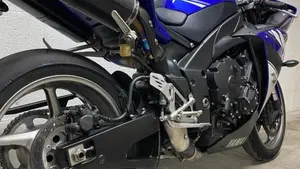 Yamaha YZF R1 (2009 - 11)  (4)
