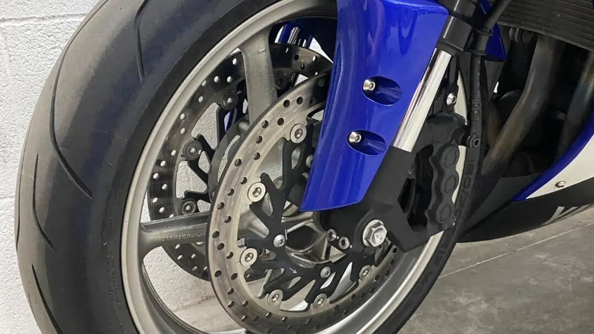 Yamaha YZF R1 (2009 - 11)  (8)