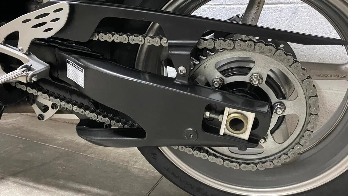 Yamaha YZF R1 (2009 - 11)  (18)