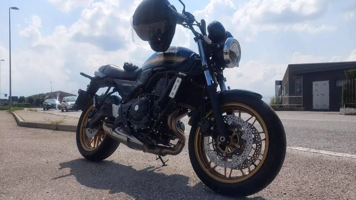 Kawasaki Z 650 RS (2025 - 26)  (2)