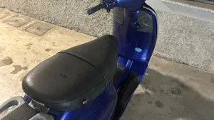 Piaggio Vespa 125 ETS  (2)