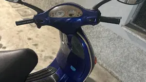 Piaggio Vespa 125 ETS  (3)