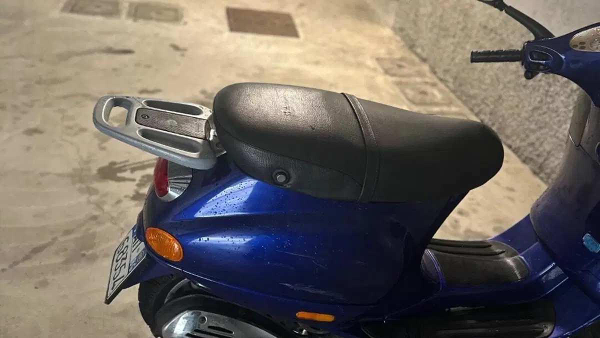 Piaggio Vespa 125 ETS  (4)