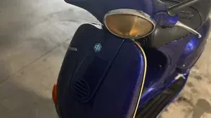 Piaggio Vespa 125 ETS  (5)