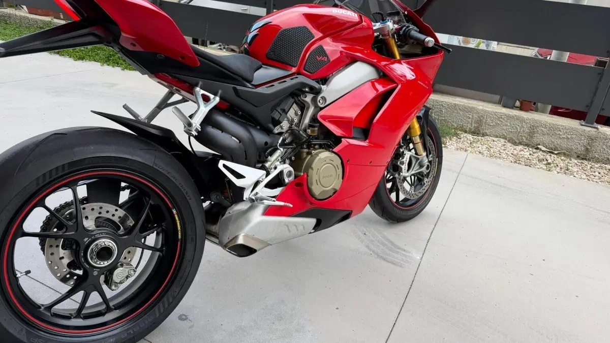 Ducati Panigale V4 S 1100 (2018 - 19)  (3)
