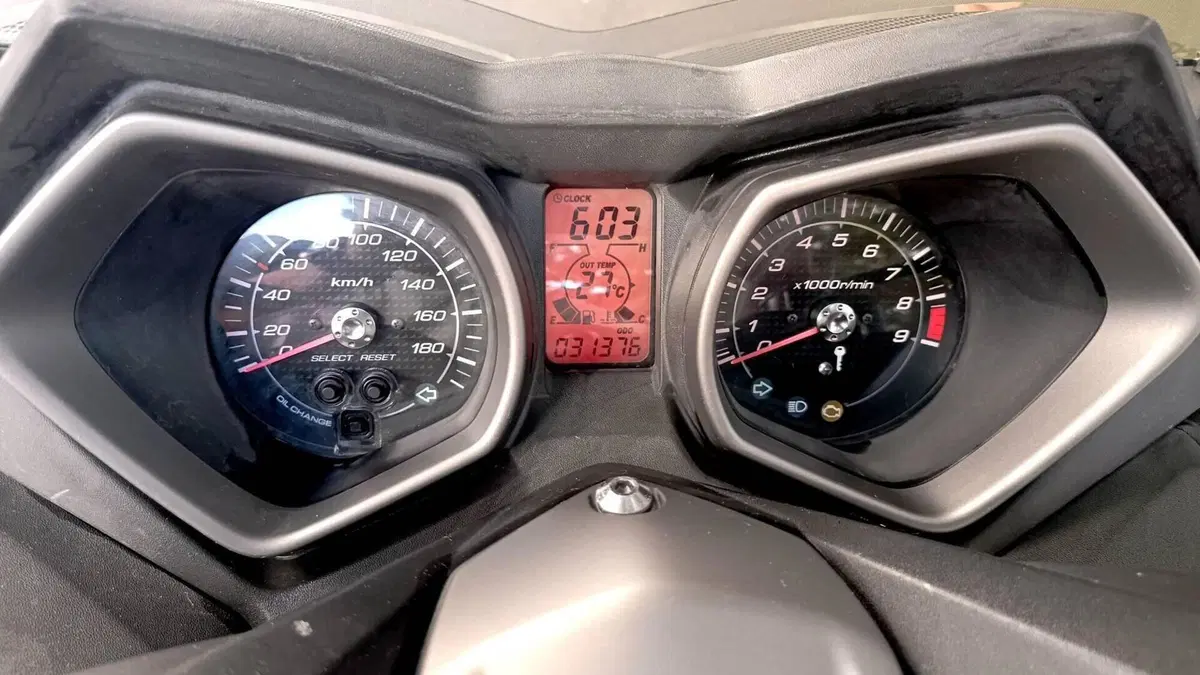 Yamaha X-Max 400 (2013 - 16)  (6)