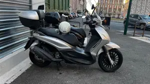 Piaggio Beverly 300 i.e. ABS-ASR (2016 - 20)  (3)