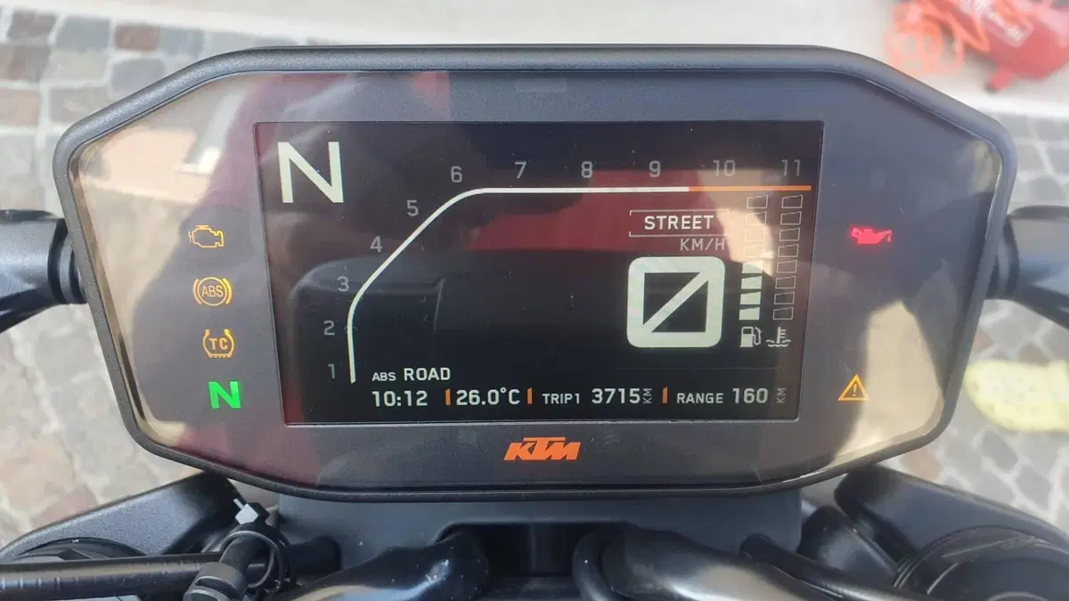 KTM 890 Duke R (2020)  (2)