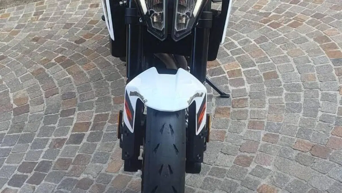 KTM 890 Duke R (2020)  (4)