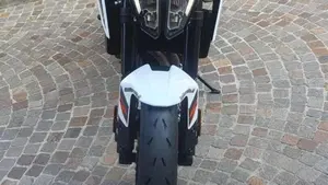 KTM 890 Duke R (2020)  (4)