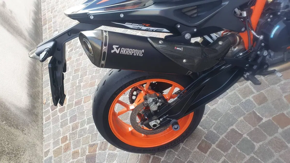KTM 890 Duke R (2020)  (5)