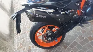 KTM 890 Duke R (2020)  (5)