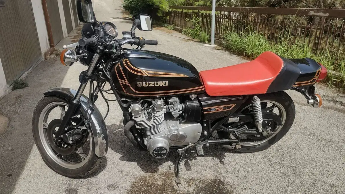 Suzuki GS 750 