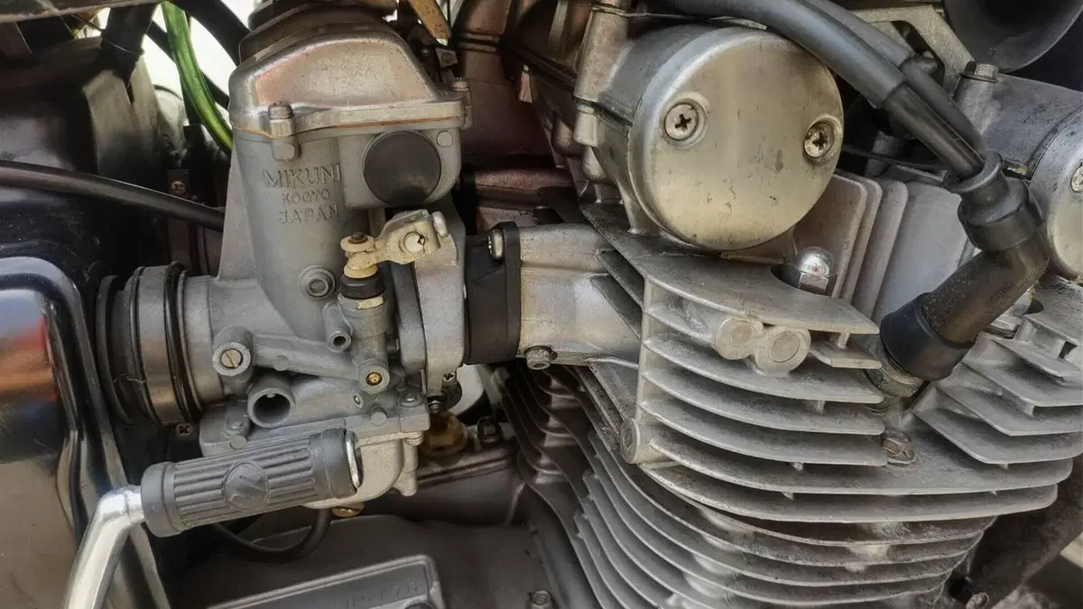 Suzuki GS 750  (15)