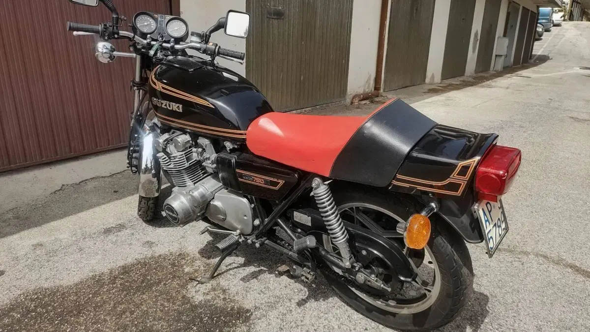 Suzuki GS 750  (18)