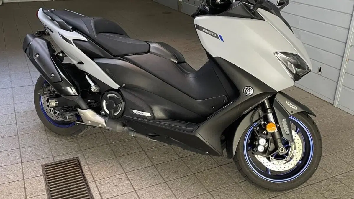 Yamaha T-Max 560 (2020 - 21)  (3)