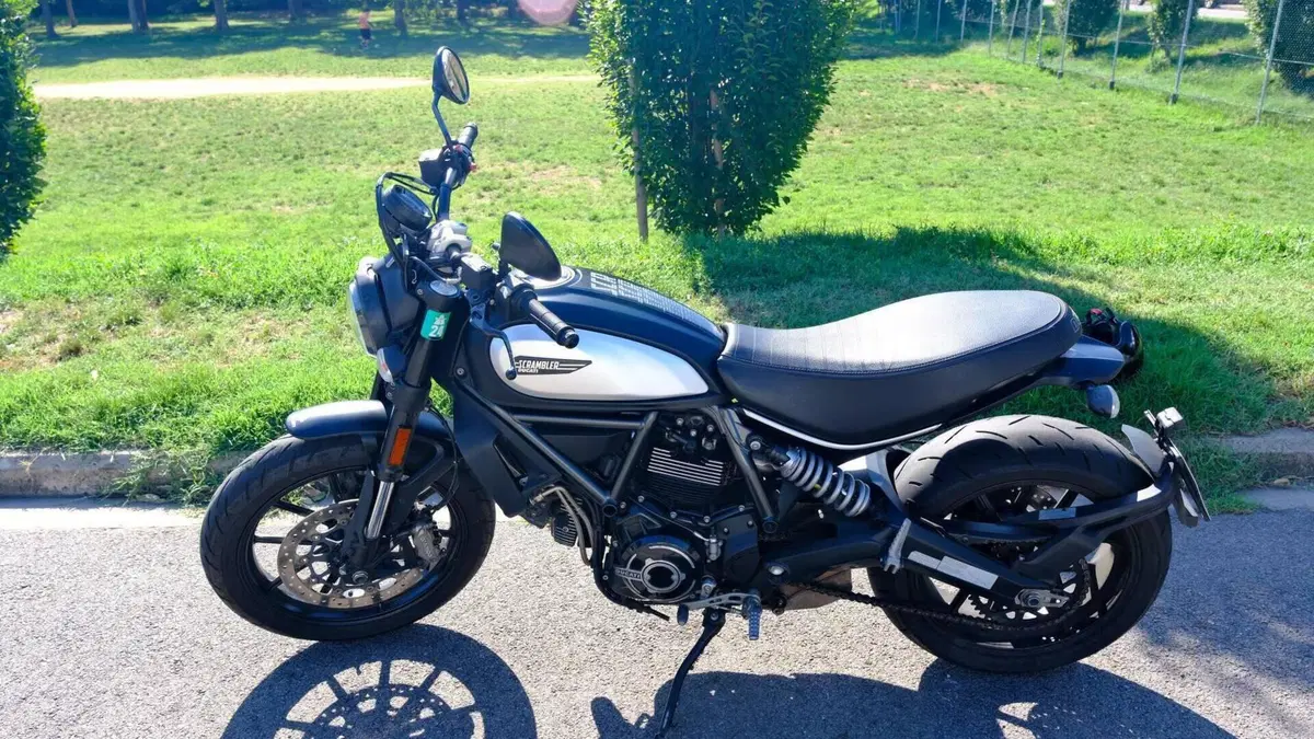 Ducati Scrambler 800 Icon Dark (2021 - 22)  (3)