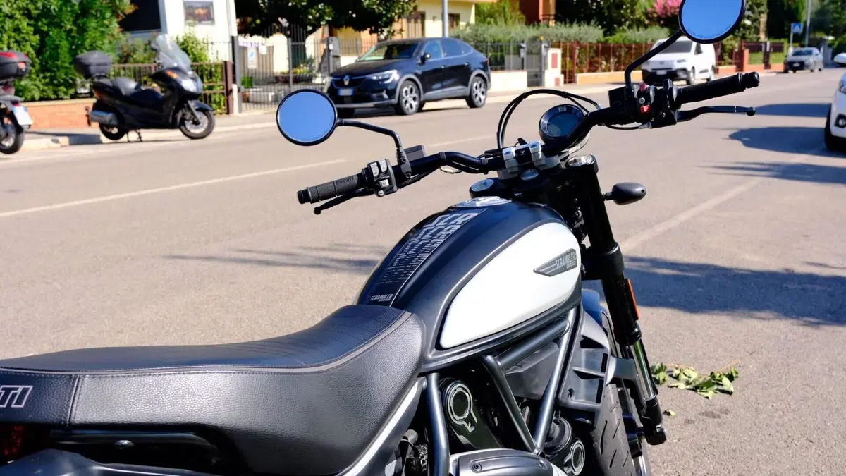 Ducati Scrambler 800 Icon Dark (2021 - 22)  (5)