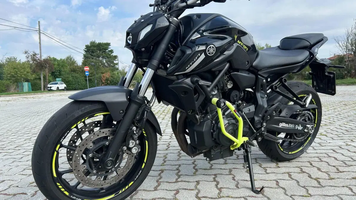 Yamaha MT-07 Pure (2023 - 25)  (2)