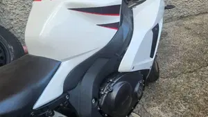 Honda CBR 1000 RR Fireblade (2006 - 07)  (4)