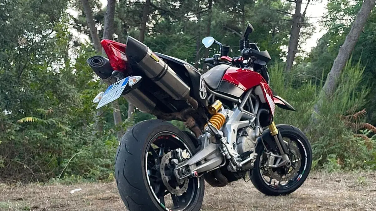 Aprilia Dorsoduro 750 (2009 - 14)  (4)