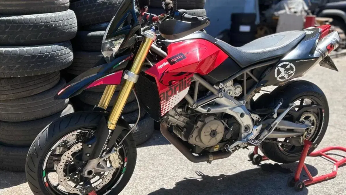 Aprilia Dorsoduro 750 (2009 - 14)  (7)