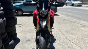 Aprilia Dorsoduro 750 (2009 - 14)  (8)