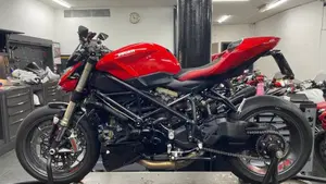 Ducati Streetfighter (2009 - 12)  (7)